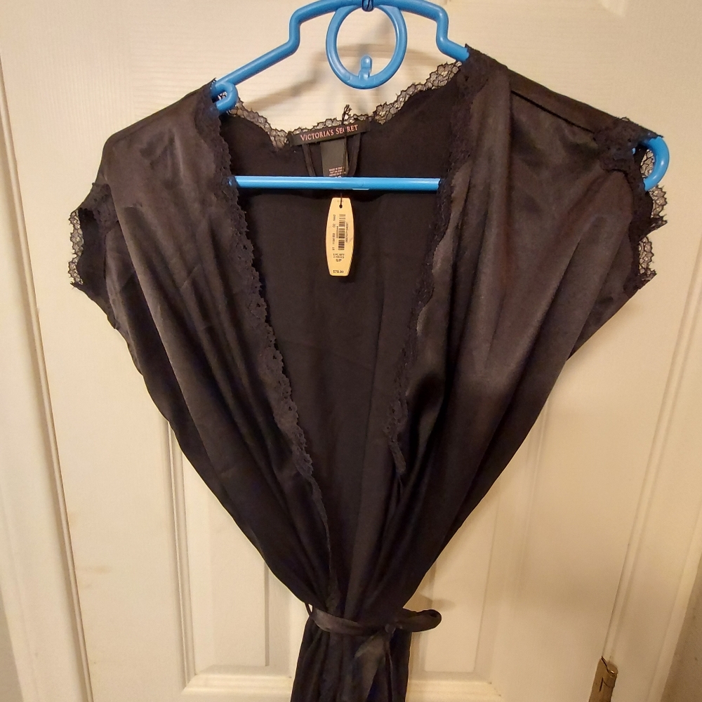 Victoria's secret lace trim robe and cami set nwt